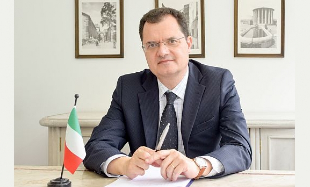 Fabio Porta è sociologo, Coordinatore del Partito Democratico (DP)