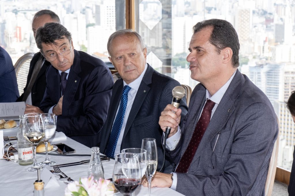 Nella foto: Fabio Porta al GEI (Gruppo Esponenti Italiani) con il Presidente Valentino Rizzioli e l'Ambasciatore Alessandro Cortese